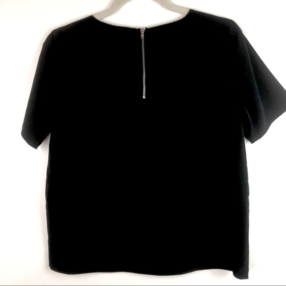Forever 21 Black Short Sleeve Blouse Zipper Back - Picture 2 of 7